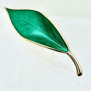 Vintage DAVID-ANDERSEN Sterling And Enamel Leaf Pin